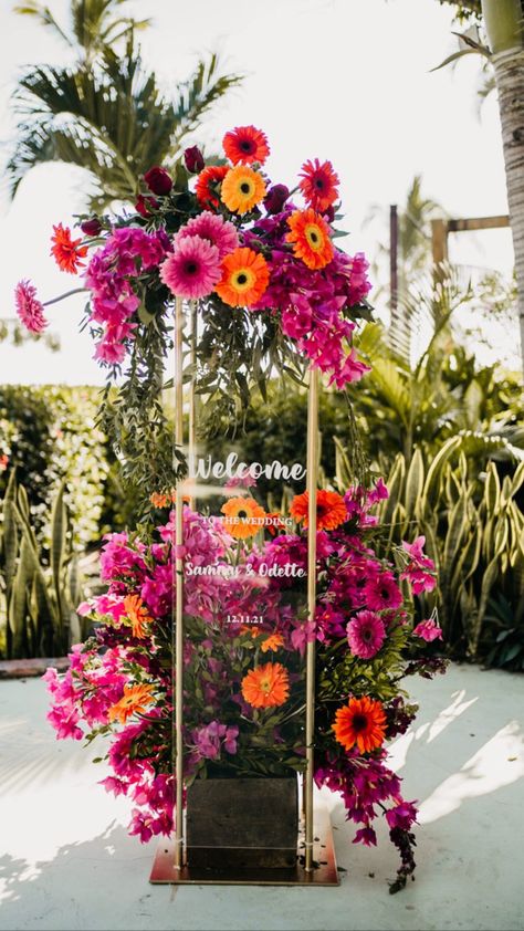 Tropical welcome sign design Wedding Summer Centerpieces, Tropical Colors Wedding, Colorful Welcome Sign, Tropical Flower Wedding, Diy Welcome Sign Wedding, Tropical Wedding Pallet, Colorful Wedding Arch, Summer Wedding Colors Bright, Tropical Theme Wedding