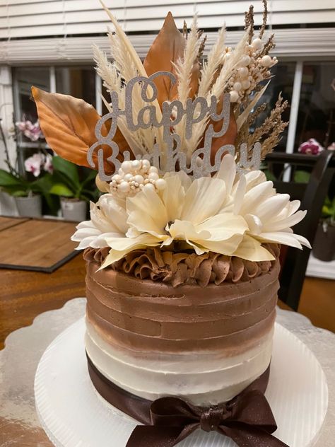 Chocolate cake w/chocolate and white chocolate buttercream frosting Brown And Beige Birthday Cake, Melanin Cake Ideas, Pink And Brown Birthday Cake, Earth Tone Cake, Shades Of Brown Brunch, Brown And Gold Cake, Shades Of Brown Birthday Theme, Brown Cake Ideas, Brown Theme Party