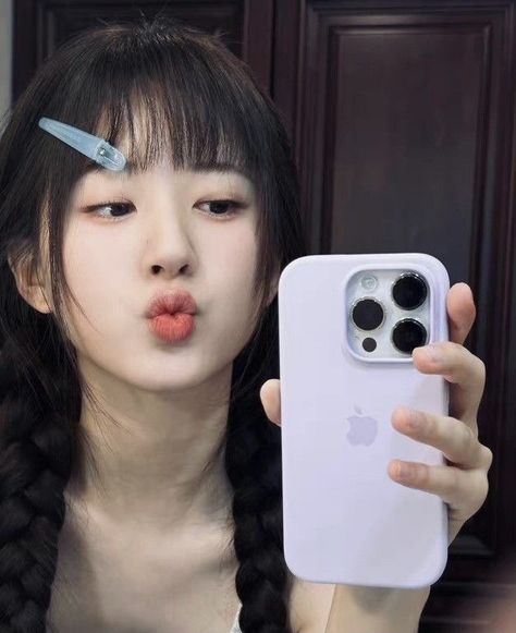 ပါတိတ် Design, Actress Wallpaper, Self Portrait Poses, Hidden Love, I Love Girls, Chinese Actress, Pretty Selfies, Girl Icons, Ulzzang Girl