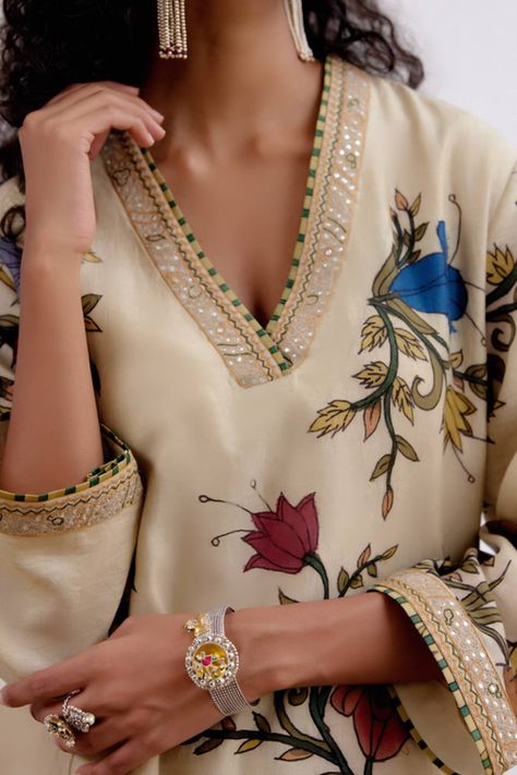 Buy Archana Jaju Ivory Malabar Leopard Hand Painted Kurta Set Online | Aza Fashions Archana Jaju, Cotton Tunics For Women, Kalamkari Dupatta, Painted Patterns, Saree Blouse Neck Designs, Draping Fashion, Kurta Neck Design, Cotton Dupatta, Causual Outfits