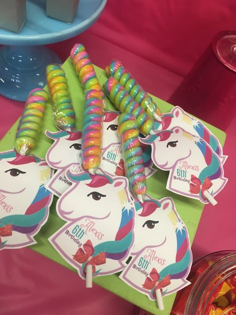 Jo jo Siwa unicorn favors Jojo Siwa Birthday Party Ideas Decoration, Jo Jo Siwa Party Ideas, Birthday Food Ideas For Kids, Unicorn Favors, Unicorn Rainbow Birthday Party, Birthday Food Ideas, Jojo Siwa Birthday Cake, Jojo Siwa Party, Jo Jo Siwa