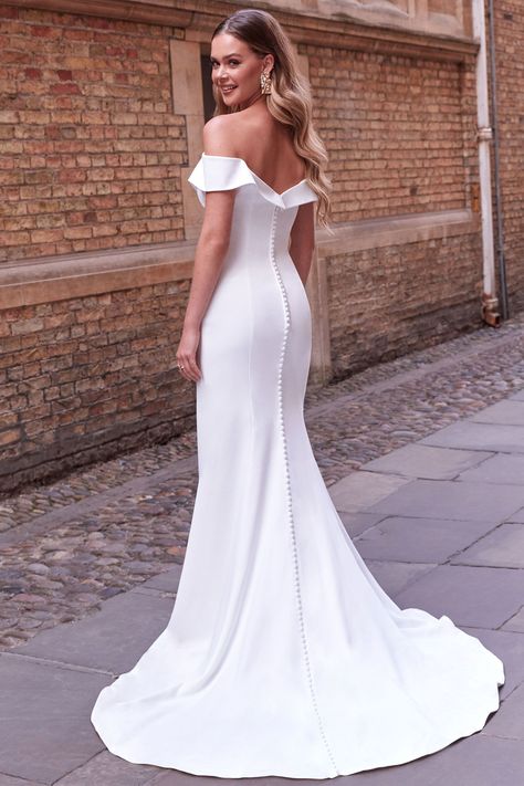 Justin Alexander Wedding Dress, Flare Wedding Dress, Shoulder Wedding Dress, Justin Alexander, Fit And Flare Wedding Dress, Pretty Wedding Dresses, Modern Wedding Dress, A Line Gown, Necklines For Dresses