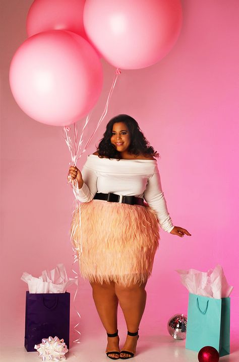 Birthday Outfit Inspiration Plus Size, Plus Size Glam Photoshoot Ideas, Birthday Photoshoot Ideas Creative Plus Size, Lizzo Photo Shoot, 30th Birthday Photoshoot Plus Size, Plus Size Birthday Photoshoot Ideas, Birthday Photoshoot Plus Size, 45th Birthday Photo Shoot Ideas, Birthday Photoshoot Ideas Plus Size