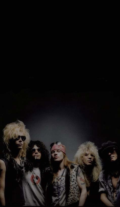 Iphone Wallpaper Rock, Wallpaper Iphone Black, Roses Background, Black 80s, Roses Wallpaper, Live Rock, Iphone Black, Axl Rose, Band Stuff