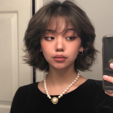 Short Layered Haircuts No Bangs, Cute Haircut For Round Faces, Mi Long Haircut, Wolfcut Short With Bangs, Aunt Cass Haircut, Rapunzel Cut Hair, Haircut Inspo Medium Round Face, 3 Layer Haircut Short, Pixie Long Haircut