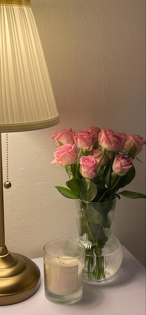 Roses In Vase, Manifestation Board, Home Design Decor, Design Decor, Pink Roses, Glass Vase, Side Table, Roses, Vase