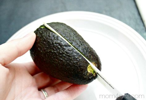 How To Cut Avocado, Cut Pineapple, How To Make Guacamole, Avocado Slices, Easy Soups, Recipe Ideas, Guacamole, Food To Make, Sandwiches