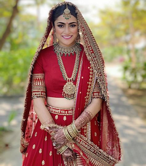 Must Have Heavy Dupattas For A Bride’s Your Bridal Trousseau Bridal Duppata Indian Weddings, Dupatta For Bride, Red Bridal Blouse, Bridal Dupatta Designs, Aima Baig, Neck Blouse Designs, Wedding Dupatta, Bridal Trousseau, Wedding Trousseau