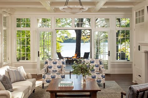 Shingle-Style Residence-Swan Architecture-07-1 Kindesign Lake House Living Room, Lake House Interior, Lakeside Cottage, Cottage Living Rooms, Coastal Living Rooms, Cottage Living, Style At Home, Home Fashion, Coastal Living