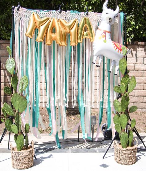 Llama Gender Reveal Party, Llama Themed Baby Shower Ideas, Llama Baby Shower Ideas Girl, Backdrop With Streamers, Llama Baby Shower Ideas, Cat Baby Shower, Shower Items, Cactus Candles, Mama Llama