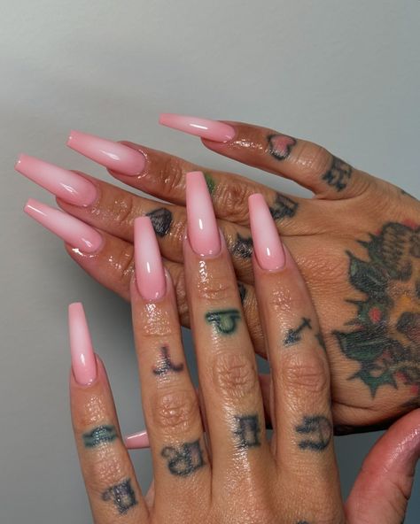 Fall Coffin Nails: 25 Cute and Classy Ideas for Short, Long, and Medium Lengths Fall Coffin Nails, Baby Pink Nails, Solid Color Nails, Airbrush Nails, Ombre Acrylic Nails, Glow Nails, Coffin Shape Nails, Vacation Nails, Coffin Nails Long