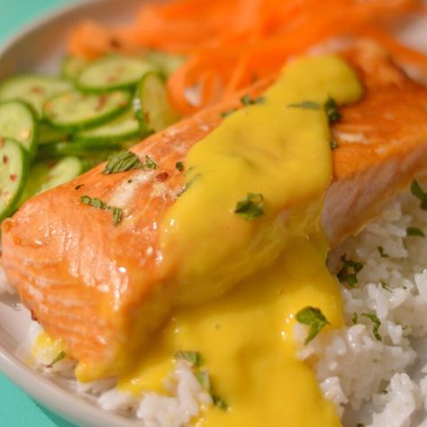 Simple Salmon with Mango Sauce - Joy to the Food Orange Sauce For Salmon, Salmon Sauce Easy, Salmon With Mango Sauce, Mango Sauce For Salmon, Salmon Mango Recipes, Mango Sauce For Fish, Mango Salmon Recipes, Salmon Mango, High Protein Diet Recipes