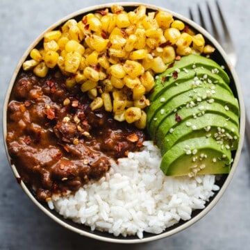 Easy, Affordable & Healthy Vegan Recipes Chili Lime Corn, Lime Corn, Vegan Bean Recipes, Mexican Beans, Mediterranean Cookbook, Vegan Mexican, Keto Diet Food List, Chili Lime, Eat Better