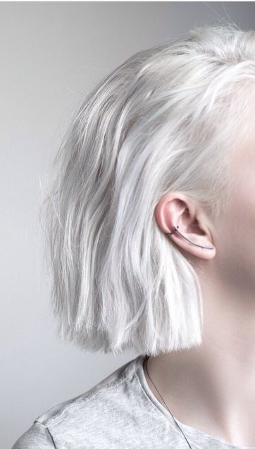 White Hair Short Aesthetic, Short Bob White Hair, White Hair Undercut, White Bob Haircut, White Hair Bob, White Hair Short, Platinum White Hair, White Bob, Short White Hair