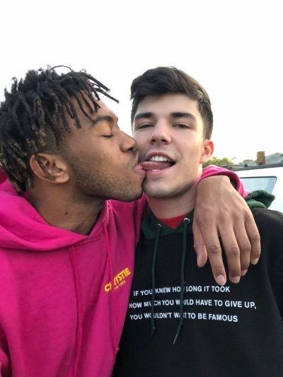 Kevin Abstract, Gay Aesthetic, Men Kissing, Lgbt Love, Gay Romance, Interracial Love, Interracial Couples, Young Men, Gay Love