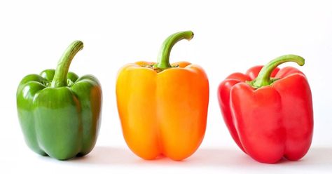 Bell Pepper Colors, Bell Pepper Seeds, Tacos Mexicanos, Stuffed Peppers Healthy, Yellow Things, Vegetable Scraps, Orange Peppers, Green Peppers, Yellow Pepper