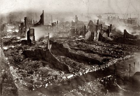 A city in ruins. Boston, Massachusetts, after the great fire of November 9-10, 1872. Shorpy Historical Photos, Burning City, Boston History, Rare Historical Photos, The Great Fire, Septième Art, History Nerd, Historical Moments, History Photos