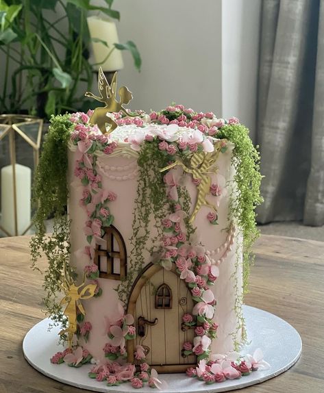 Cottagecore Cake, Tårta Design, Fairy Birthday Cake, Vintage Birthday Cakes, Fairy Cake, Mini Cakes Birthday, Pretty Dessert, Cute Baking, Creative Birthday Cakes