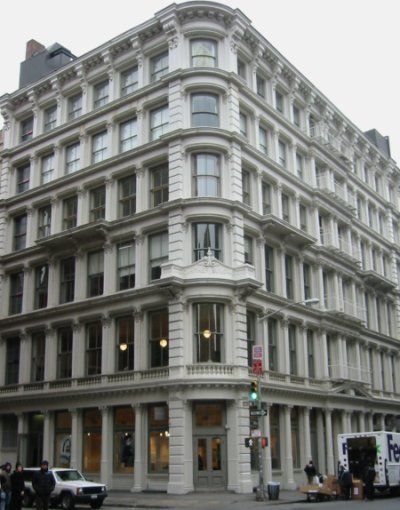 The Gunther Building’s Historic Coop Loft Apartments Cast Iron Architecture, Loft Apartments, Classical Building, Soho Loft, Building Images, Neoclassical Architecture, Manhattan Nyc, Urban Architecture, Historic District