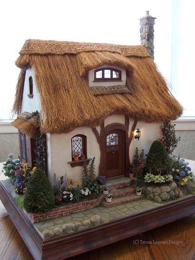 English Cottage - Necessary Wonderfulness Putz Houses, Thatched Cottage, Fairy Garden Houses, Thatched Roof, Fairy Garden Diy, Miniature Houses, Miniature House, English Cottage, Garden Cottage