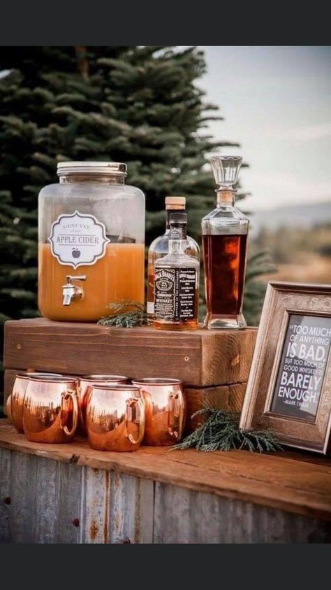 Apple Cider and Whiskey - Autumn wedding cocktails Fall Wedding Drinks, Wedding Drink Station, Autumn Wedding Reception, Wedding Reception Ideas, Autumn Bride, Outdoor Fall Wedding, Rustic Fall Wedding, Fall Wedding Decorations, Wedding Drink