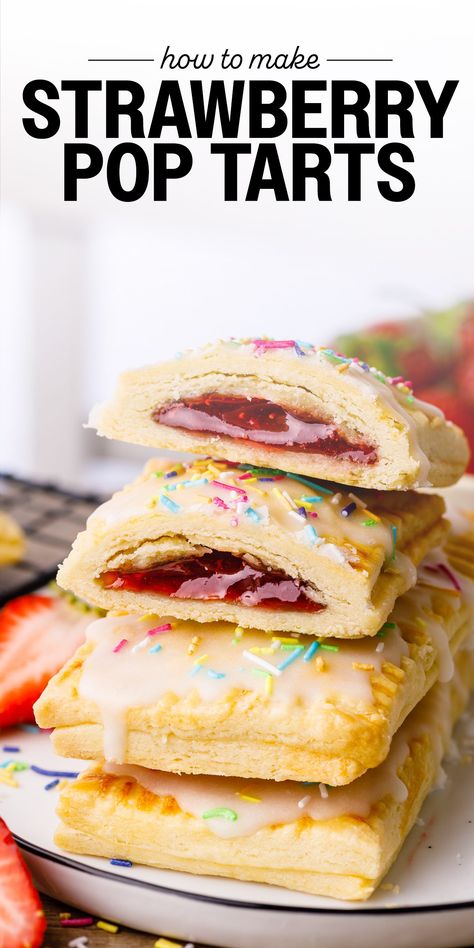 If you're a pop tarts lover, you need to make these homemade strawberry hand pies! Such an easy recipe, with tart strawberry filling, flaky crust and creamy glaze. Pop Tarts Recipe, Strawberry Pop Tarts, Strawberry Hand Pies, Tart Strawberry, Strawberry Pop, Poptart Recipe, Strawberry Pop Tart, Tarts Recipe, Holiday Pops