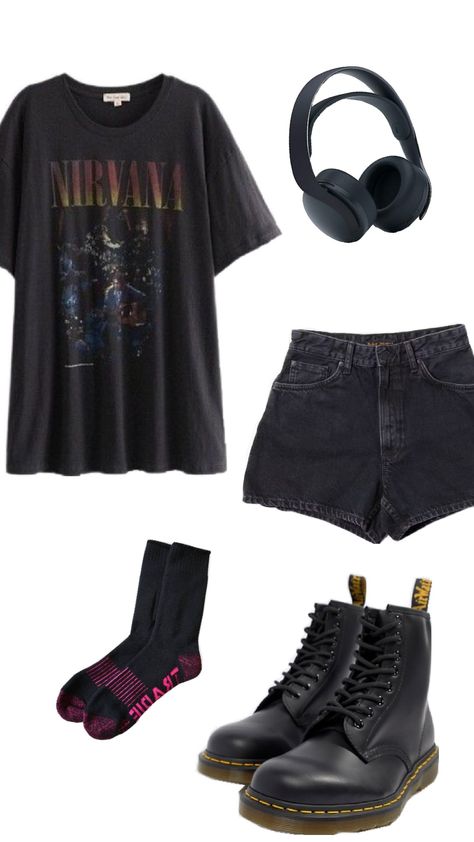 #grunge #nirvana #sony #drmartens #outfit Grunge Tshirt Outfits, Teen Grunge Outfits, 2014 Soft Grunge, Nirvana Hoodie Outfit, Summer Grunge Outfits 90s Style, Band Tee Outfits Grunge, 2014 Tumblr Grunge Outfits, How To Style Nirvana Shirt, Nirvana Clothes Outfits