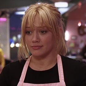 Lizzie Mcguire Aesthetic, Haylie Duff, Another Cinderella Story, Halloween Dance, Girly Movies, Cinderella Story, A Cinderella Story, Hillary Duff, Tv Show Outfits