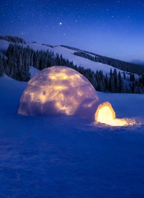 Igloo Photography, Igloo Aesthetic, Rovaniemi Aesthetic, Igloo Drawing, Apre Ski, Planet Coaster, Christmas Villages, Luxury House Designs, Jolie Photo