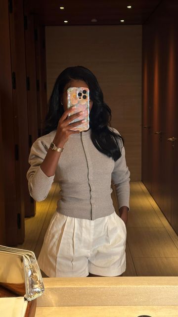 Elegant Modest Everyday Outfits, Cardigan Outfit Classy, Classy Everyday Outfits, Olivia Pope Aesthetic, All White Outfit Classy, Olivia Pope Fashion, Olivia Pope Outfits, Casual Feminine Outfits, Classic Chic Outfits