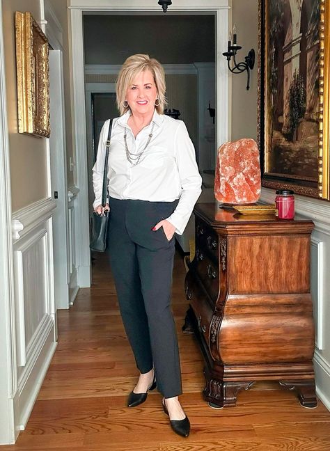 Fashion Blogger, Tania Stephens is styling Athleta's Endless Pants3 Women Dress Pants Outfits, Athleta Endless Pant Outfit, Tania Stephens 50 Is Not Old, Athleta Work Outfits, Tania Stephens, Wide Leg Outfit, Pants Outfit Work, Dress Pants Outfits, Cargo Pants Outfit