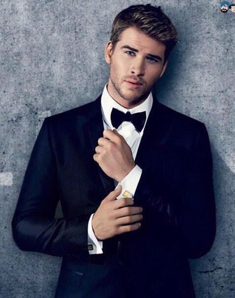 Liam Hemsworth all dressed up in cufflinks and bow tie. Male Actors Under 30, Luke Hemsworth, Hemsworth Brothers, Liam Hemsworth, Chris Hemsworth, Celebrities Male, Actors & Actresses, A Man, Persona