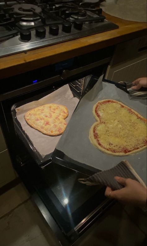 #pizza #heart #coeur #cuisine Pizza, Collage, Pins, Pizzas