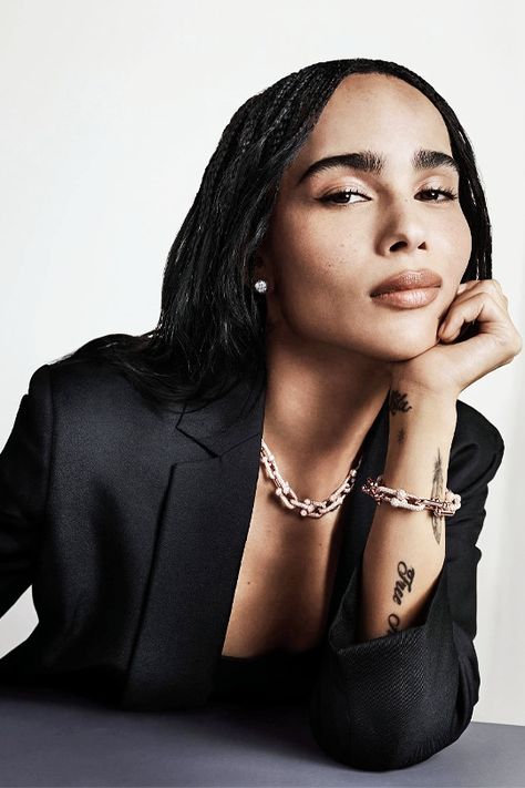 femalestunning on Tumblr Zoe Kravitz Aesthetic, Zoey Kravitz, Tiffany Hardwear, Zoe Isabella Kravitz, Brunette Actresses, Zoë Kravitz, Tiffany T, Get Glam, Zoe Kravitz