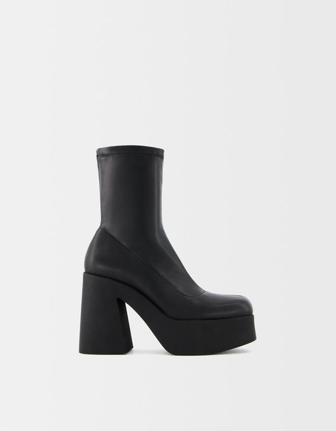 Bershka Boots, Trending Sandals, Platform Ankle Boots, Socks And Tights, Womens Boots Ankle, Heeled Ankle Boots, Shoes Trainers, Boot Sandals, Sweater Hoodie