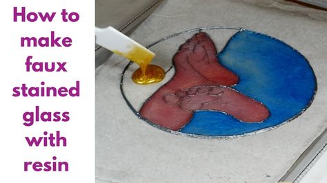 How to make faux stained glass with resin Faux Stained Glass Diy, Resin Pendant Tutorial, Resin Techniques, How To Make Resin, Glass Art Pictures, Stained Glass Church, Painted Glass Art, Resin Work, Creation Station