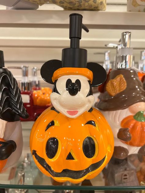 Mickey Halloween Decorations, Tj Maxx Halloween, Disney Halloween Decor, Disney Halloween Decorations, Healthy Halloween Food, Mouse Halloween, Mickey Mouse Pumpkin, Halloween Figures, Tree Inspiration