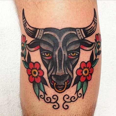 Bison Tattoo Ideas, Traditional Thigh Tattoo, Traditional Tattoo Animals, Ox Tattoo, Cow Skull Tattoos, Bison Tattoo, Bull Skull Tattoos, Backpiece Tattoo, Cow Tattoo