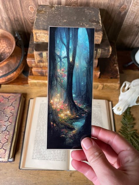 This Enchanted forest bookmark is the perfect gift for book lovers! It's perfect to keep your place while you're reading your favorite book. Add it to your collection of book accessories and make sure to have one on hand when you need it. Theese bookmarks are laminated and have the same print on both sides. please note that i make every single bookmark by hand so there might be small variations in size. Fantasy Bookmarks, Creative Bookmarks, Watercolor Bookmarks, Art Painting Gallery, Amazing Drawings, Amazing Art Painting, Dreamy Art, Chalk Art, Art Business