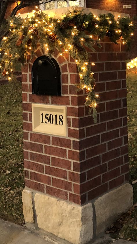 Red Brick Mailbox Ideas, Brick Mailbox Decorating Ideas, Brick Mailbox Christmas Decor, Brick Mailbox Landscaping, Brick Mailbox Ideas Curb Appeal, Mailbox Ideas Brick, Brick Mailbox Ideas, Lighted Mailbox, Brick Mailbox Designs