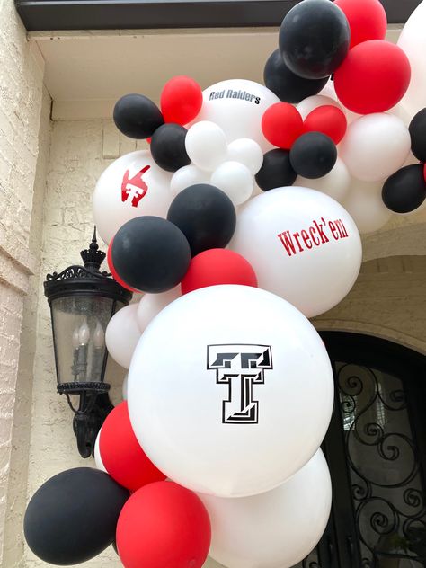 University Of Tennessee Graduation Party, Uga Grad Party, Texas Tech Graduation Party, Texas A&m Party, College Balloons, Texas A&m Balloon Garland, Baloon Garland, College Graduation Party Decorations, Grad Party Theme