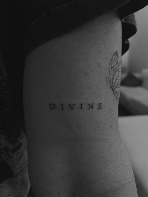 Minimalist Tattoo Lettering, Tattoos With Freckles Arms, Back Arm Word Tattoo, Quotes Tattoos On Arm, Divine Word Tattoo Ideas, Fine Text Tattoo, Fineline Tattoo Script, Above Shoulder Tattoo, Small Word Tattoos For Women Placement