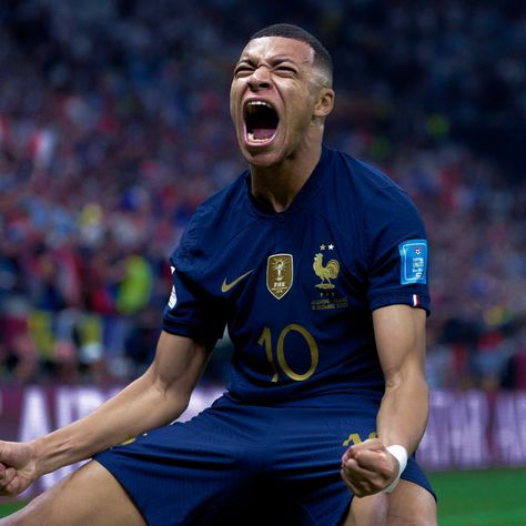 Argentina Vs France, Mbappe Real Madrid, Football Celebrations, French Football Players, France Team, First World Cup, France Football, Kylian Mbappe, Free Kick