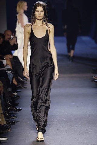 Ann Demeulemeester Spring 2006 Ready-to-Wear collection, runway looks, beauty, models, and reviews. The Most Beautiful Dress, Most Beautiful Dress, Cyberpunk Fashion, Celebrity Design, Most Beautiful Dresses, Ann Demeulemeester, Womens Black Dress, Chic Dress, Minimal Fashion