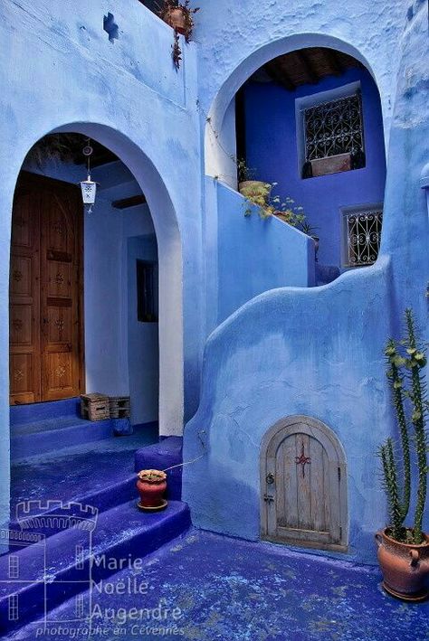 Morocco Chefchaouen, Travel By Car, Tshirt Design Ideas, Solo Vacation, Group Trip, Blue Inspiration, Blue City, Beautiful Doors, Feeling Blue