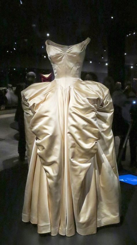 Charles James Beyond Fashion, The Met Costume Institute, Charles James Dress, Charles James Clover Dress, Vintage Ball Gown Patterns, Charles James Gown, 1885 Ball Gown, Charles James, Fashion Artwork