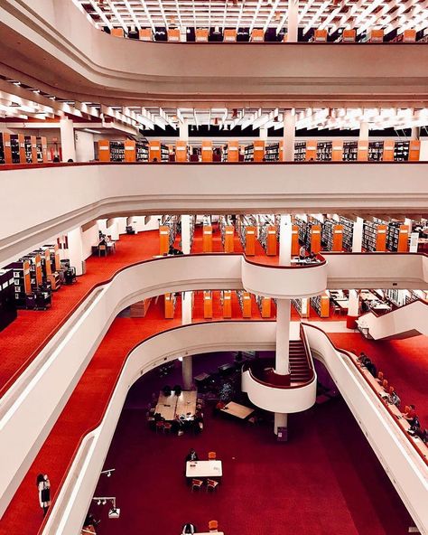 blogTO on Instagram: “Stacks on stacks 📚 #Toronto #TorontoReferenceLibrary #TorontoLibrary #Library #Books #libraryTO - 📸 @helene_clln” Toronto Reference Library, Toronto Library, Books Library, Library Books, Rare Books, Limited Time, Toronto, Architecture, Books