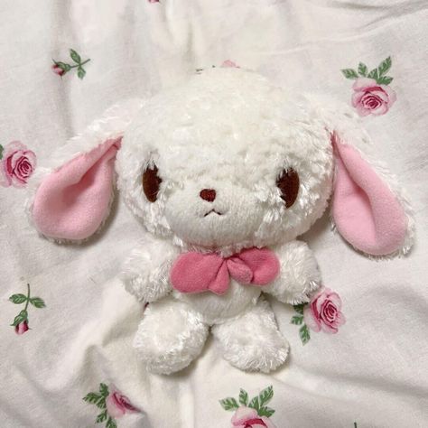 Cutecore Toys, Sugarbunnies Plush, Soft Pink Pfp, Sugarbunnies Sanrio, Girly Toys, Y2k Japan, Sanrio Core, Y2k Sanrio, Sugar Bunnies