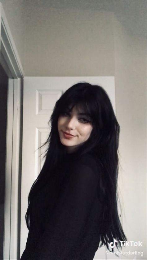 #nosepiercings #makeup #alternative #did #faceclaim #alter Cool Blouses, Sinister Darling, Long Goth Hair, Black Hair Goth, Black Hair Aesthetic, Alternative Hair, Grunge Girl, Long Black Hair, Aesthetic Hair