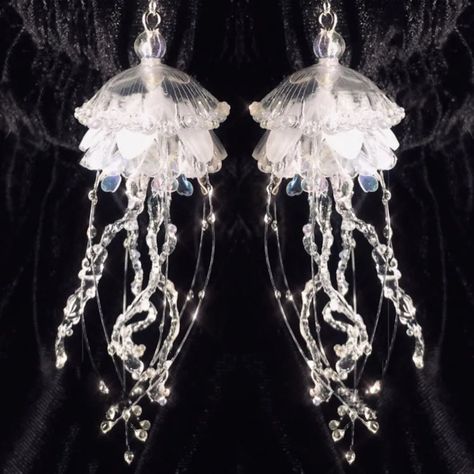 Jellyfish Aesthetic Clothes, Jellyfish Headpiece, Jelly Fish Earrings, Jellyfish Clothes, Jellyfish Earring, Resin Jellyfish, Jellyfish Fashion, Jellyfish Outfit, Jellyfish Accessories